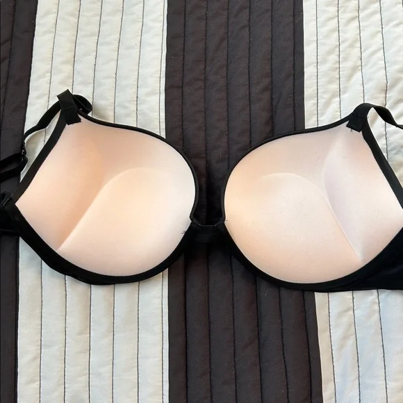 NWOT! Victoria’s Secret Bling Push-Up Bra
